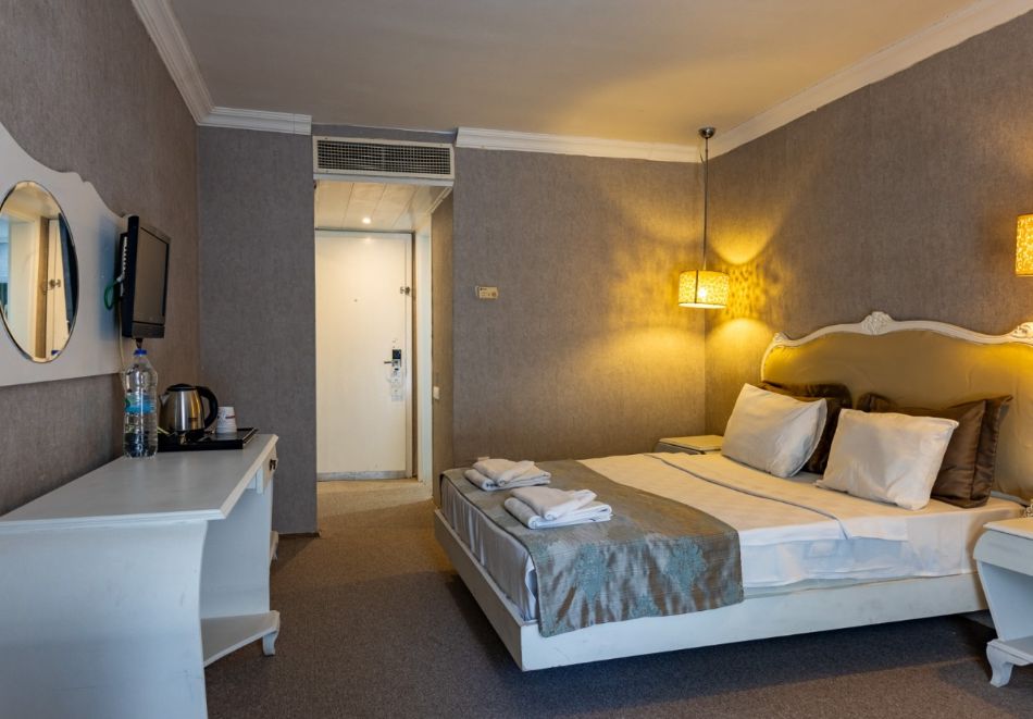 На първа линия в Кушадасъ, Турция: Чартърен полет от София + 7 нощувки на човек на база Soft All Inclusive в SENTINUS BEACH HOTEL 4*, снимка 4