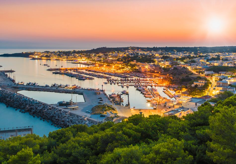 Обиколен тур на Пулия, Италия: Полет от София + 7 нощувки със закуски и вечери на човек + екскурзии до Бари и Полиняно а Маре, Матера, Алберобело и Локоротондо, Лече и Отранто, Галиполи и Санта Мария ди Леука, Остуни и Монополи, снимка 8