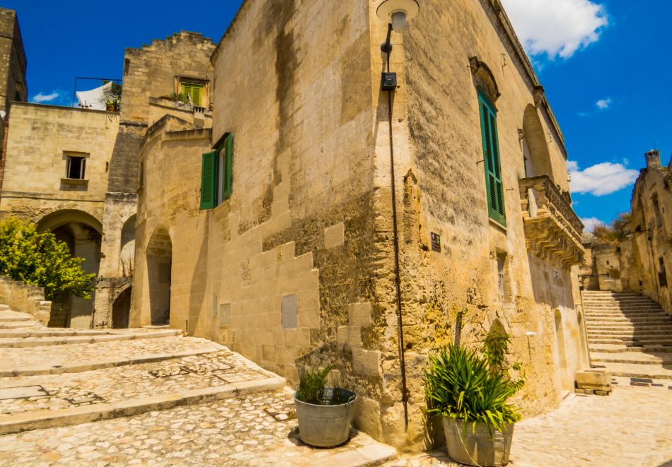 Обиколен тур на Пулия, Италия: Полет от София + 7 нощувки със закуски и вечери на човек + екскурзии до Бари и Полиняно а Маре, Матера, Алберобело и Локоротондо, Лече и Отранто, Галиполи и Санта Мария ди Леука, Остуни и Монополи, снимка 13