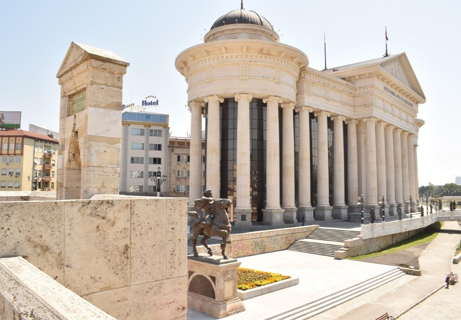 Великден в Охрид, Северна Македония: Транспорт + 2 нощувки на човек със закуски и вечери, едната празнична с неограничени напитки и жива музика + посещение на Скопие, снимка 4