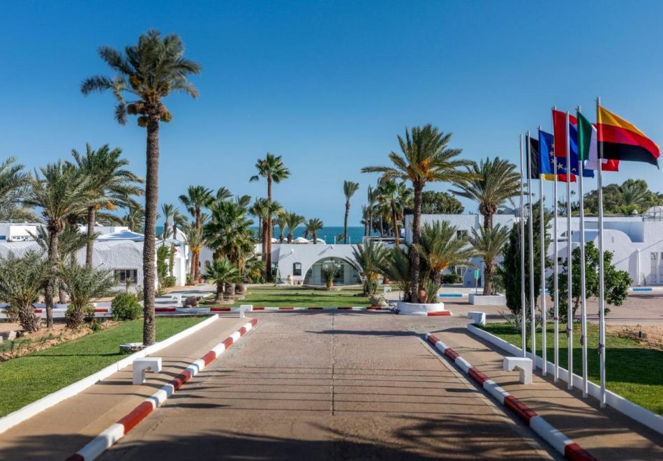 На първа линия на о. Джерба, Тунис: Полет от София + 7 нощувки на човек на база All inclusive в Hari Club Beach Resort Djerba 4*, снимка 2