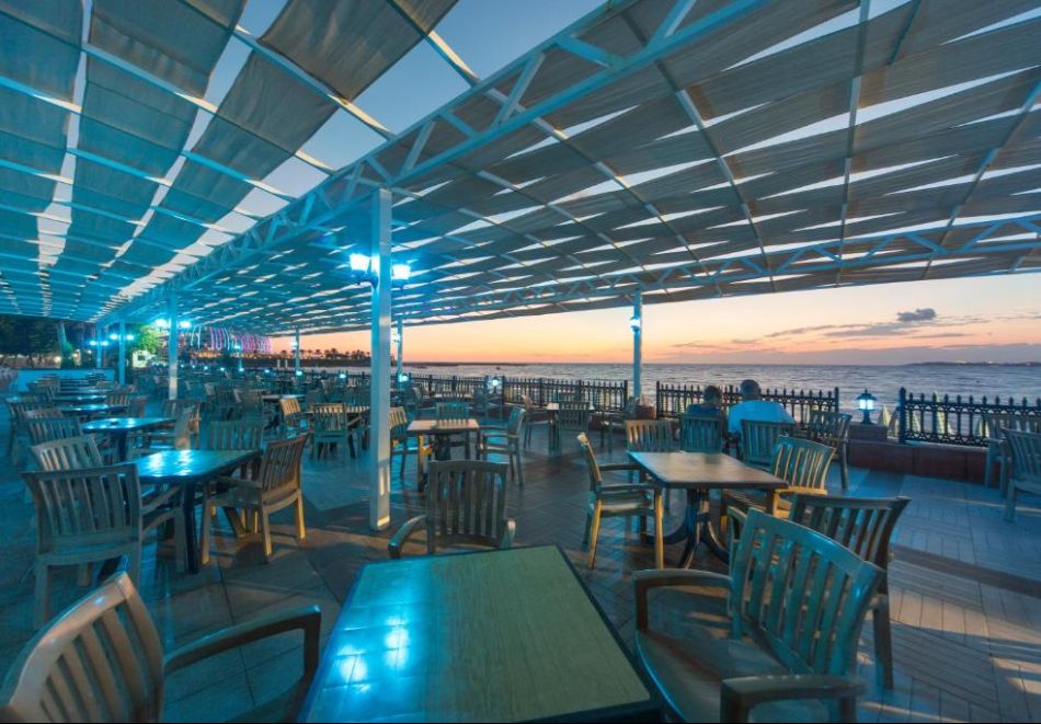 На първа линия в Алания, Турция: Автобусен транспорт + 7 нощувки на човек на база Ultra All Inclusive в хотел Lonicera Resort & Spa 5*. Дете до 13.99г. безплатно!, снимка 12