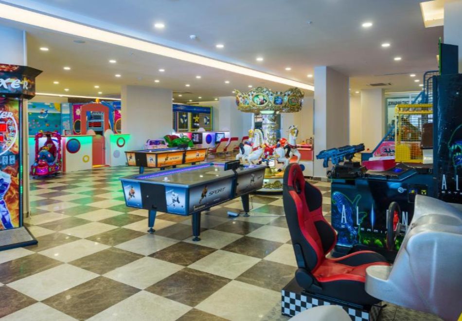 На първа линия в Алания, Турция: Автобусен транспорт + 7 нощувки на човек на база Ultra All Inclusive в хотел Lonicera Resort & Spa 5*. Дете до 13.99г. безплатно!, снимка 15