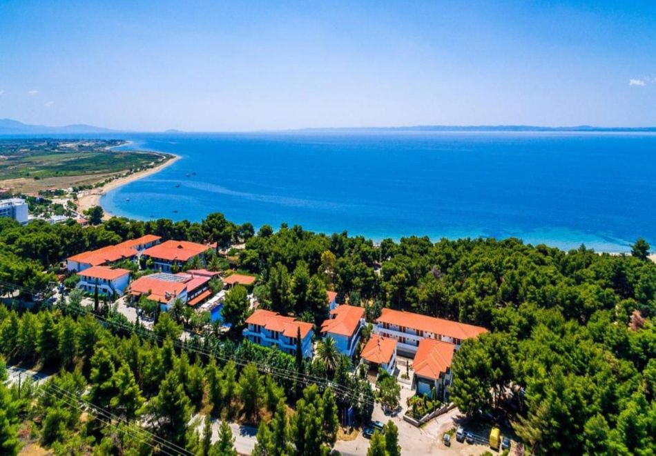 На 300м. от плажа в Псакудия, Гърция: Нощувка на човек със закуска и вечеря + басейн в хотел Philoxenia****, Ситония, снимка 2