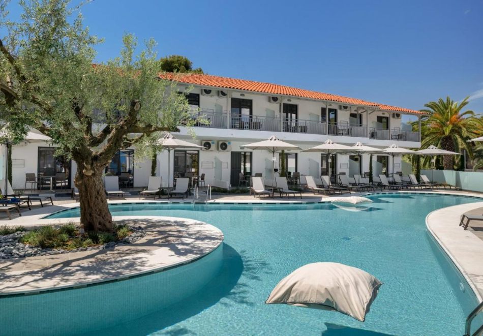 На 300м. от плажа в Псакудия, Гърция: Нощувка на човек със закуска и вечеря + басейн в хотел Philoxenia****, Ситония, снимка 7