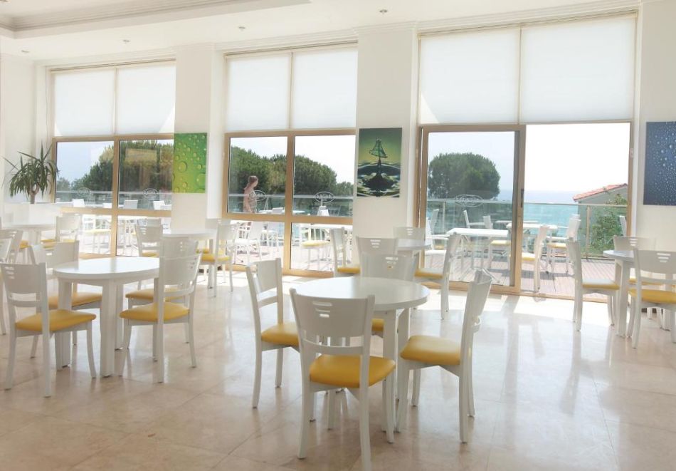 На първа линия в Кушадасъ, Турция: Автобусен транспорт + 7 All Inclusive нощувки на човек в Arora Hotel 4*, снимка 13