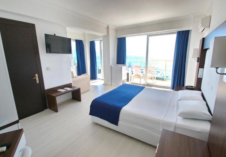 На първа линия в Кушадасъ, Турция: Автобусен транспорт + 7 All Inclusive нощувки на човек в Arora Hotel 4*, снимка 9