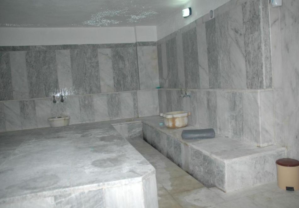 На първа линия в Кушадасъ, Турция: Автобусен транспорт + 7 All Inclusive нощувки на човек в Arora Hotel 4*, снимка 7