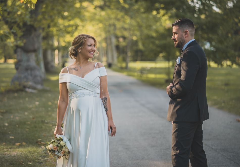 Сватбена фотография: професионално заснемане на цяла сватба до 8 часа + локация по избор + безплатна сватбена фотосесия от Артмейд Студио, снимка 5