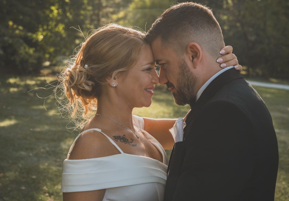 Сватбена фотография: професионално заснемане на цяла сватба до 8 часа + локация по избор + безплатна сватбена фотосесия от Артмейд Студио, снимка 7