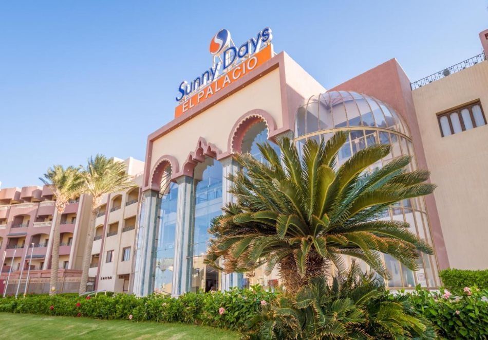 На първа линия в Хургада, Египет: Полет от София + 7 All Inclusive нощувки на човек в SUNNY DAYS EL PALACIO 4*, снимка 2