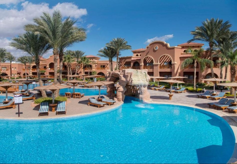 Промо оферта през април в Шарм ел Шейх, Египет: Полет от София + 7 нощувки на човек на база All Inclusive в Charmillion Gardens Aqua Park 5*, снимка 2