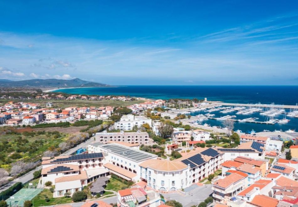 Почивка в тюркоазена Сардиния, Италия: Полет от София + 7 нощувки на човек на база All Inclusive Soft в Calla Della Torre Superior 4*, снимка 4