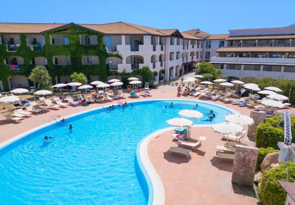 Почивка в тюркоазена Сардиния, Италия: Полет от София + 7 нощувки на човек на база All Inclusive Soft в Calla Della Torre Superior 4*, снимка 6