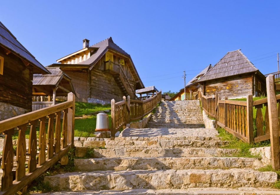 Екскурзия до Чачак и фестивала в Гуча, Сърбия: Автобусен транспорт + 2 нощувки на човек със закуски, снимка 4