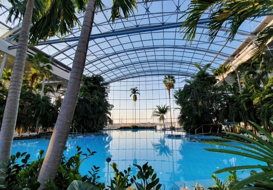 Почивка в Букурещ, Румъния: Транспорт от София + 2 нощувки на човек със закуски + панорамна обиколка и транспорт на СПА център Терме, снимка 6