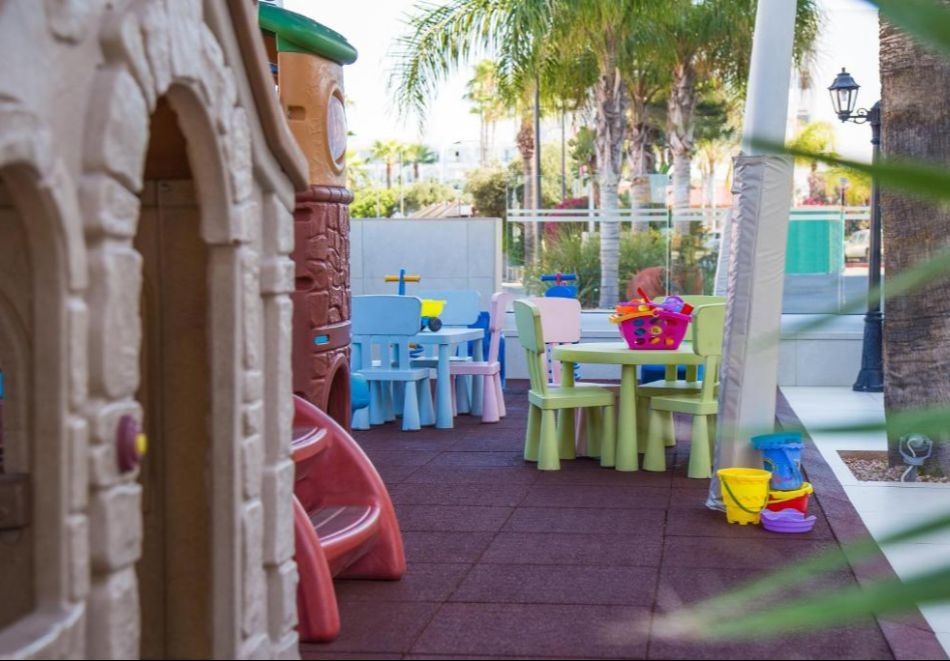 Почивка на 100м. от плажа в Агия Напа, Кипър: Полет от София + 7 нощувки на човек със закуски или закуски и вечери в STAMATIA HOTEL, снимка 15