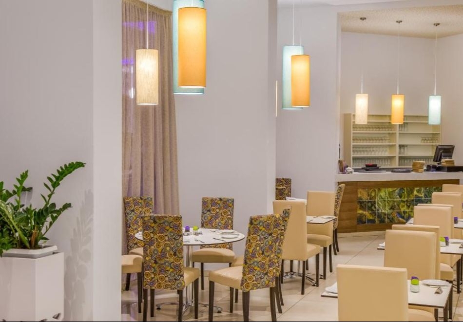 Почивка на 100м. от плажа в Агия Напа, Кипър: Полет от София + 7 нощувки на човек със закуски или закуски и вечери в STAMATIA HOTEL, снимка 12