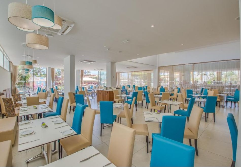 Почивка на 100м. от плажа в Агия Напа, Кипър: Полет от София + 7 нощувки на човек със закуски или закуски и вечери в STAMATIA HOTEL, снимка 8