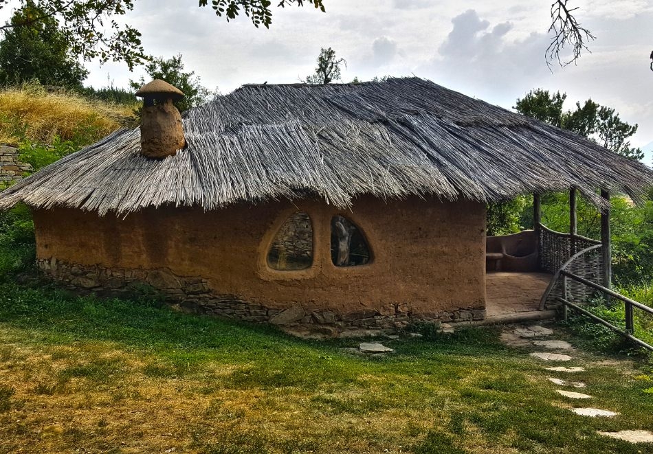 Екскурзия до Банско, Гоце Делчев, Лещен и Ковачица: Автобусен транспорт от София или Плевен + 1 нощувка със закуска на човек, снимка 7
