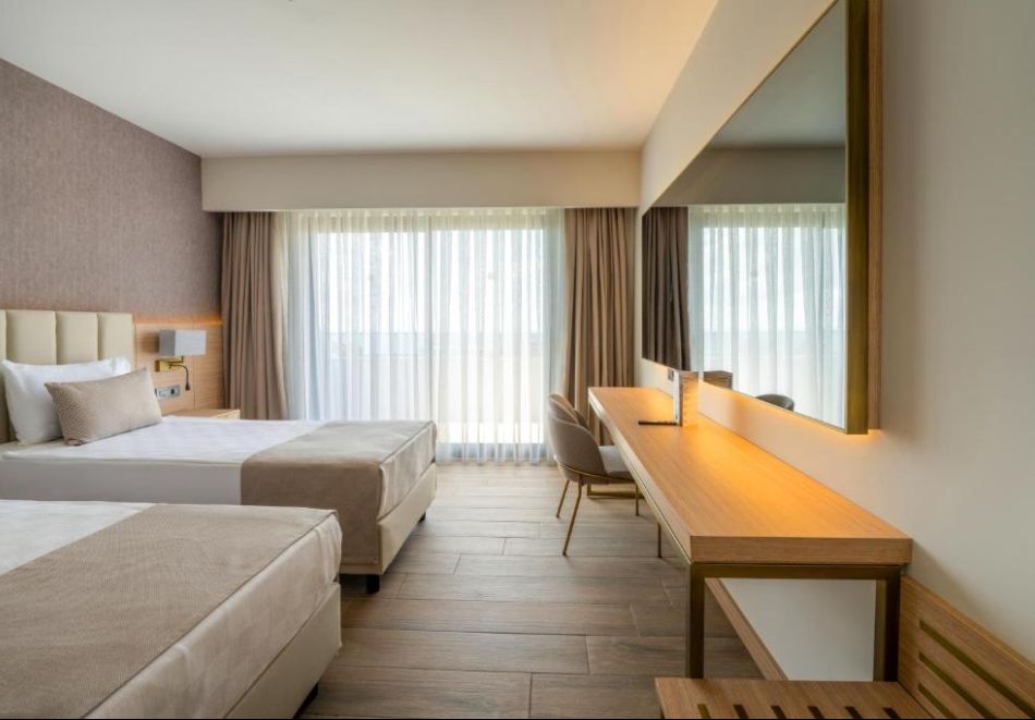 Петзвездна почивка на първа линия в Белек, Турция: Полет от Варна + 7 нощувки на човек на база Ultra All Inclusive в LUNA VISTA BELEK 5*, снимка 6