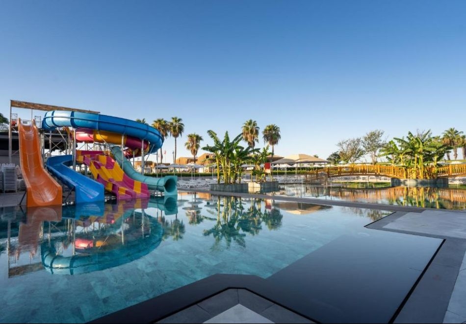 Петзвездна почивка на първа линия в Белек, Турция: Полет от Варна + 7 нощувки на човек на база Ultra All Inclusive в LUNA VISTA BELEK 5*, снимка 4