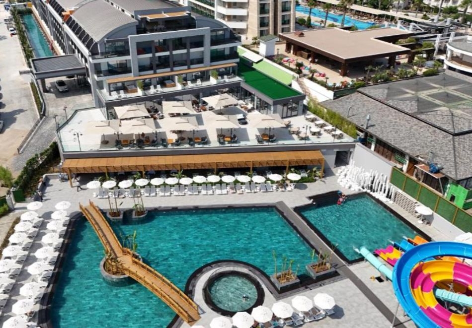 Петзвездна почивка на първа линия в Белек, Турция: Полет от Варна + 7 нощувки на човек на база Ultra All Inclusive в LUNA VISTA BELEK 5*, снимка 3