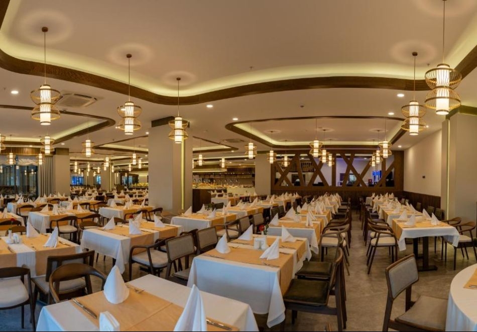 Петзвездна почивка на първа линия в Белек, Турция: Полет от Варна + 7 нощувки на човек на база Ultra All Inclusive в LUNA VISTA BELEK 5*, снимка 8