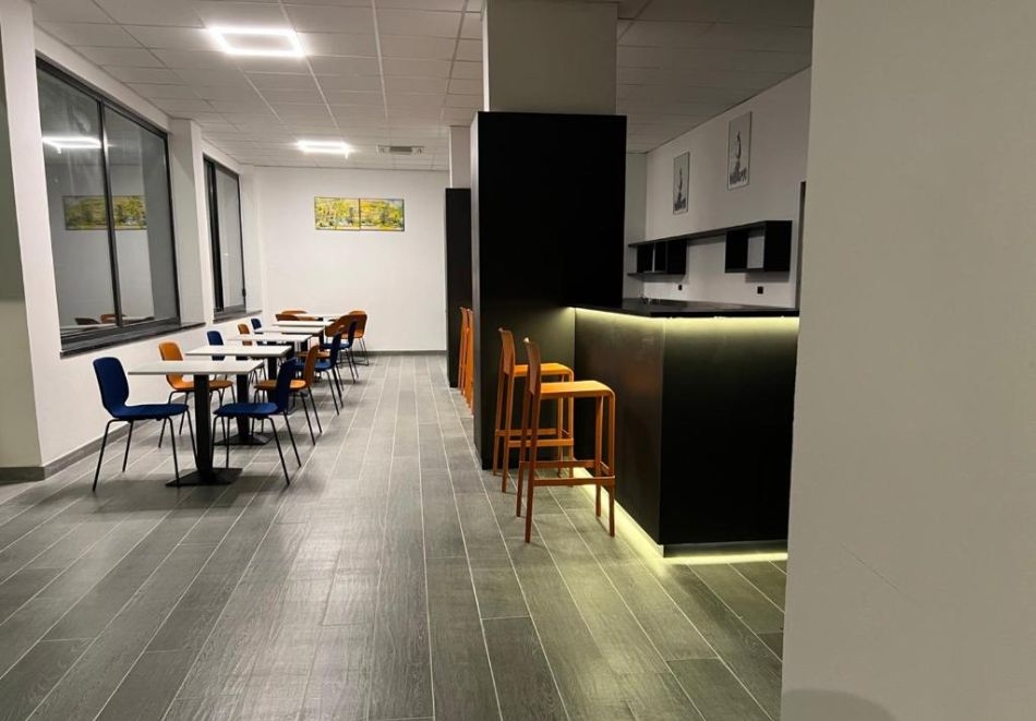 На първа линия в Римини, Италия: Полет от София + 7 нощувки със закуски и вечери на човек в хотел PALAZZO CAVEJA, снимка 6