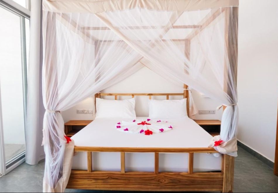 На първа линия в AHG SUN BAY MLILILE BEACH HOTEL 4*, Занзибар: Самолетен билет от София + 7 нощувки на човек със закуски, обеди и вечери, снимка 14