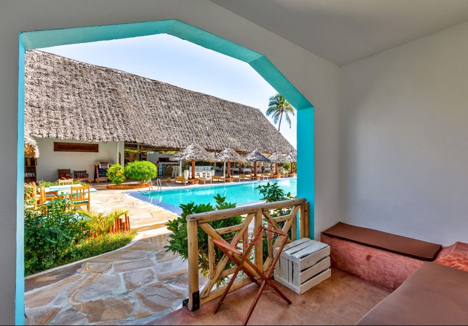 На първа линия в AHG SUN BAY MLILILE BEACH HOTEL 4*, Занзибар: Самолетен билет от София + 7 нощувки на човек със закуски, обеди и вечери, снимка 4