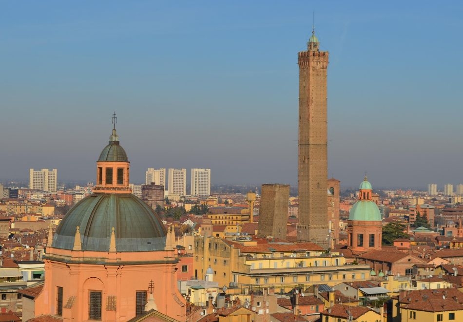 Екскурзия до Загреб, Хърватия и Болоня, Италия + туристически програми: Автобусен транспорт + 3 нощувки на човек със закуски, снимка 3