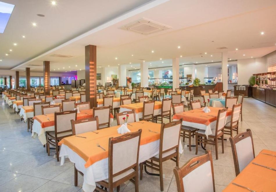 На първа линия в Алания, Турция: Автобусен транспорт + 7 нощувки на човек на база Ultra Аll Inclusive + басейни в в LONICERA WORLD 4*. Дете до 13.99г. БЕЗПЛАТНО!, снимка 12