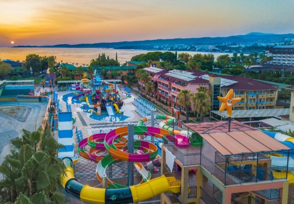 На първа линия в Алания, Турция: Автобусен транспорт + 7 нощувки на човек на база Ultra Аll Inclusive + басейни в в LONICERA WORLD 4*. Дете до 13.99г. БЕЗПЛАТНО!, снимка 3