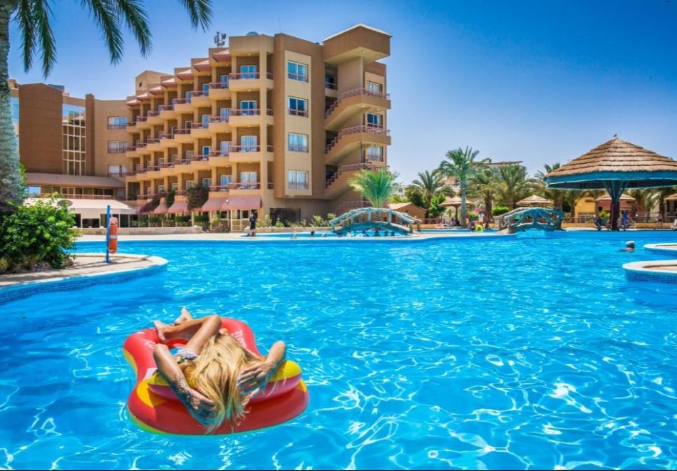На първа линия в Хургада, Египет: Полет от София + 7 All Inclusive нощувки на човек в SEAGULL BEACH RESORT 4*, снимка 9