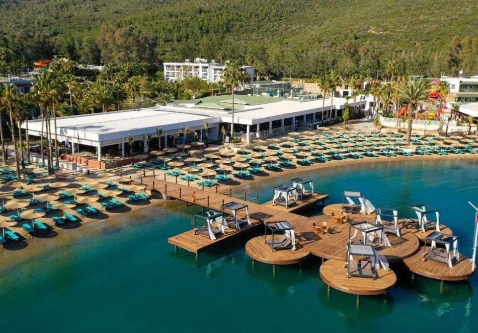На първа линия в Бодрум, Турция: Самолетен билет от София + 7 Ultra All Inclusive нощувки на човек в Green Bay Luxury 5*, снимка 7