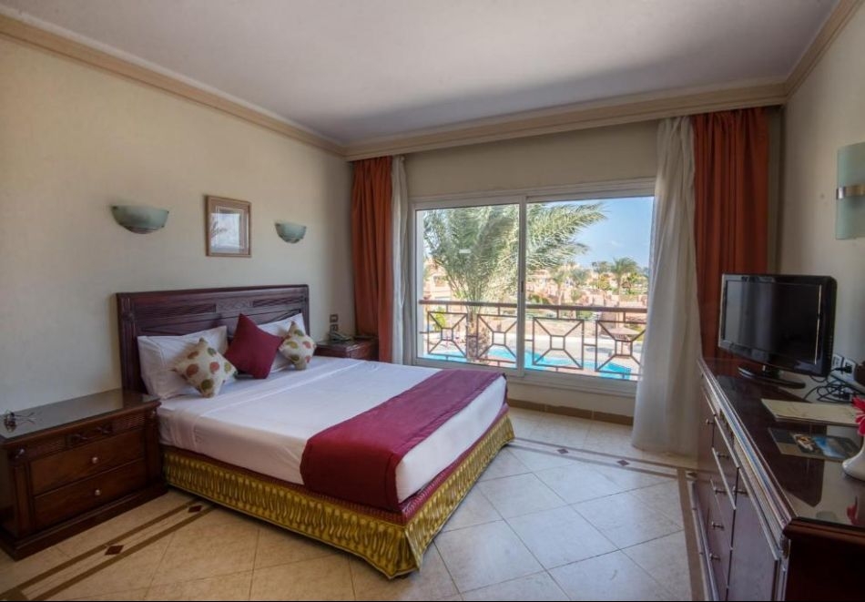 На първа линия в Хургада, Египет: Полет от София + 7 All Inclusive нощувки на човек в IMPERIAL SHAMS ABU SOMA 4*, снимка 8