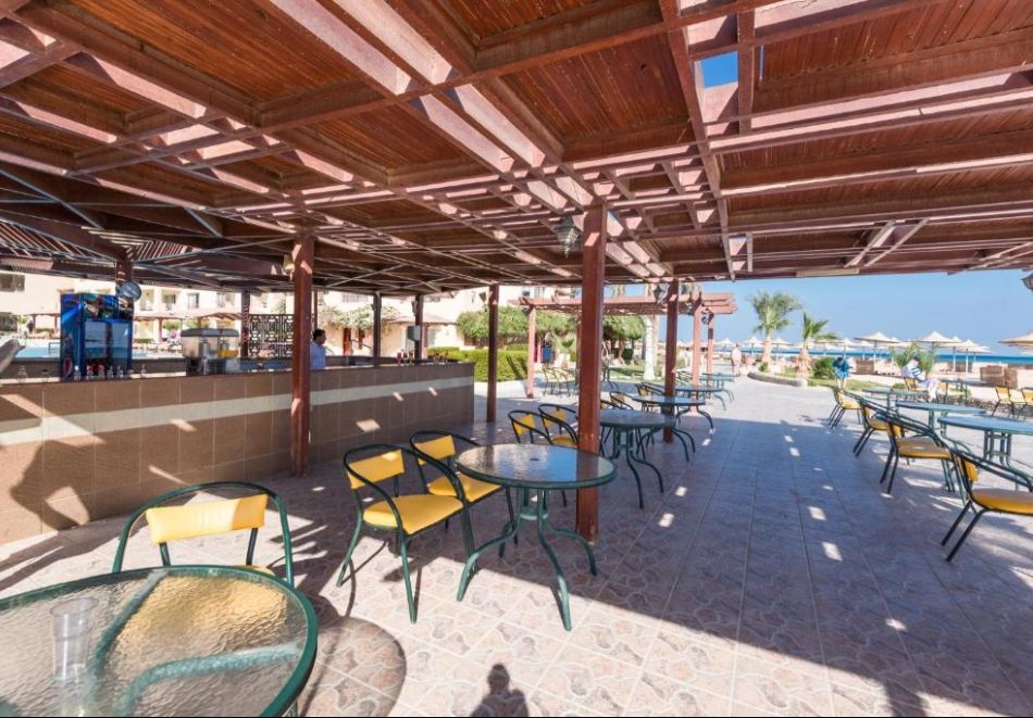 На първа линия в Хургада, Египет: Полет от София + 7 All Inclusive нощувки на човек в IMPERIAL SHAMS ABU SOMA 4*, снимка 12