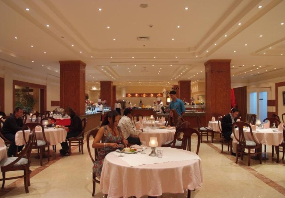 На първа линия в Хургада, Египет: Полет от София + 7 All Inclusive нощувки на човек в IMPERIAL SHAMS ABU SOMA 4*, снимка 9