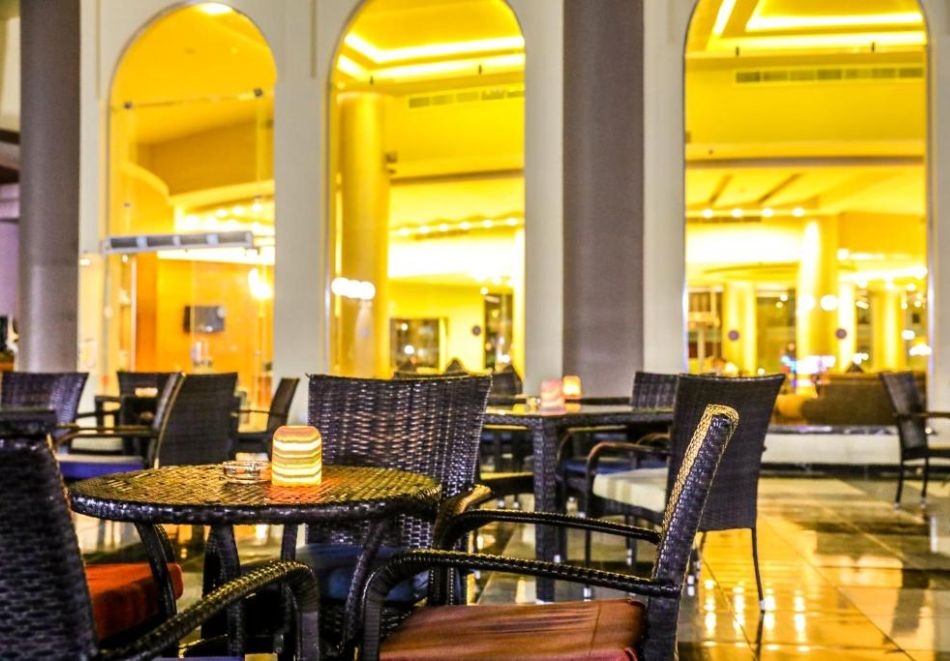 Промо оферта до Кайро и Хургада, Египет: Полет от София + 6 нощувки на човек на All Inclusive в MIRAGE BAY RESORT & AQUAPARK 4* + 1 нощувка със закуска и вечеря + посещение на пирамидите и Историческия музей, снимка 12