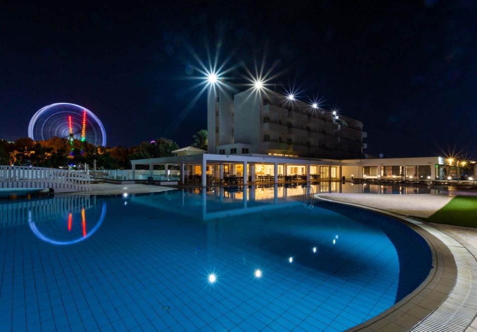 На първа линия в Агия Напа, Кипър: Полет от София + 7 нощувки на човек със закуски и вечери в PIERE ANNE BEACH HOTEL, снимка 4