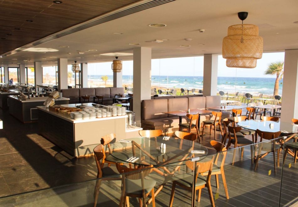 На първа линия в Агия Напа, Кипър: Полет от София + 7 нощувки на човек със закуски и вечери в PIERE ANNE BEACH HOTEL, снимка 7