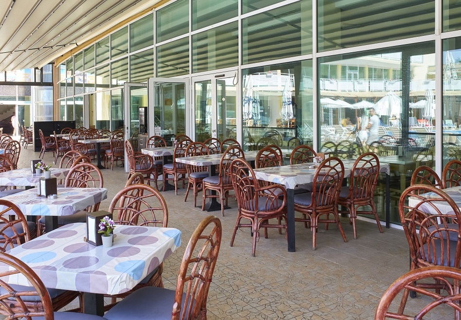 Море 2026 в Слънчев бряг от 07.06 до 22.06: Транспорт + 5 нощувки на човек на база All Inclusive + чадър и шезлонг на плажа + ВОДНИ ПЪРЗАЛКИ от хотел Нирвана от Ню Сън Травел. Тръгване от София, Пловдив и Стара Загора!!!, снимка 2