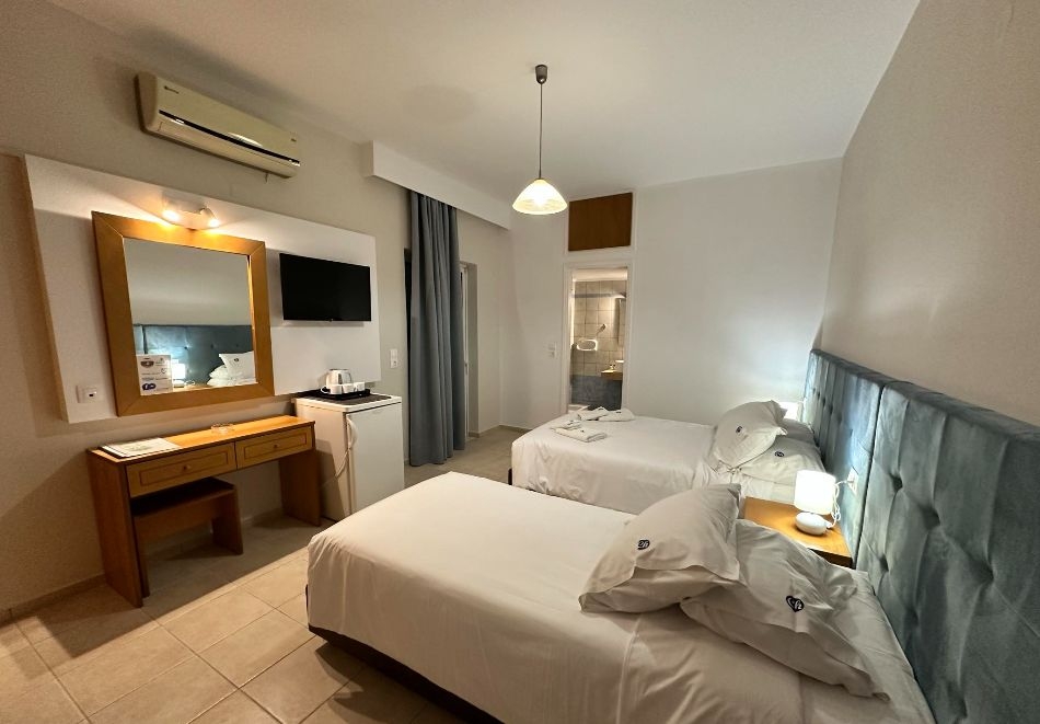 През юни на 300м от плажа на о.Крит, Гърция: Полет от София + 7 нощувки със закуски и вечери на човек в Castro Hotel, Аммудара, снимка 7