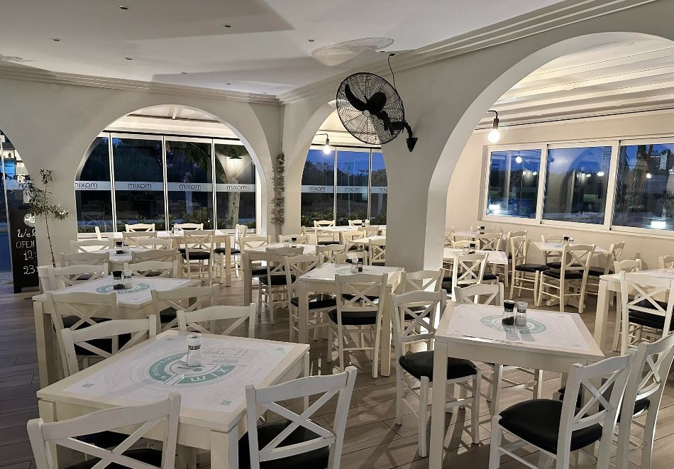 През юни на 300м от плажа на о.Крит, Гърция: Полет от София + 7 нощувки със закуски и вечери на човек в Castro Hotel, Аммудара, снимка 10