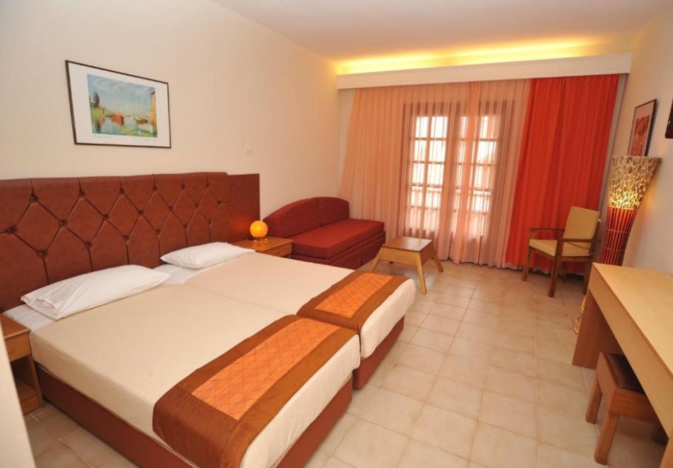 На първа линия в Посиди, Гърция: Нощувка на човек със закуска и вечеря + басейн в Xenios Possidi Paradise Hotel****, снимка 11