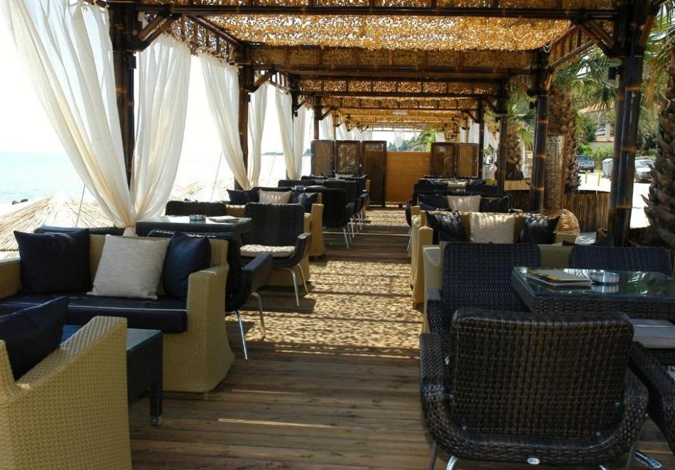 На първа линия в Посиди, Гърция: Нощувка на човек със закуска и вечеря + басейн в Xenios Possidi Paradise Hotel****, снимка 13