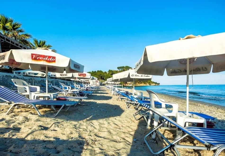 На първа линия в Посиди, Гърция: Нощувка на човек със закуска и вечеря + басейн в Xenios Possidi Paradise Hotel****, снимка 21