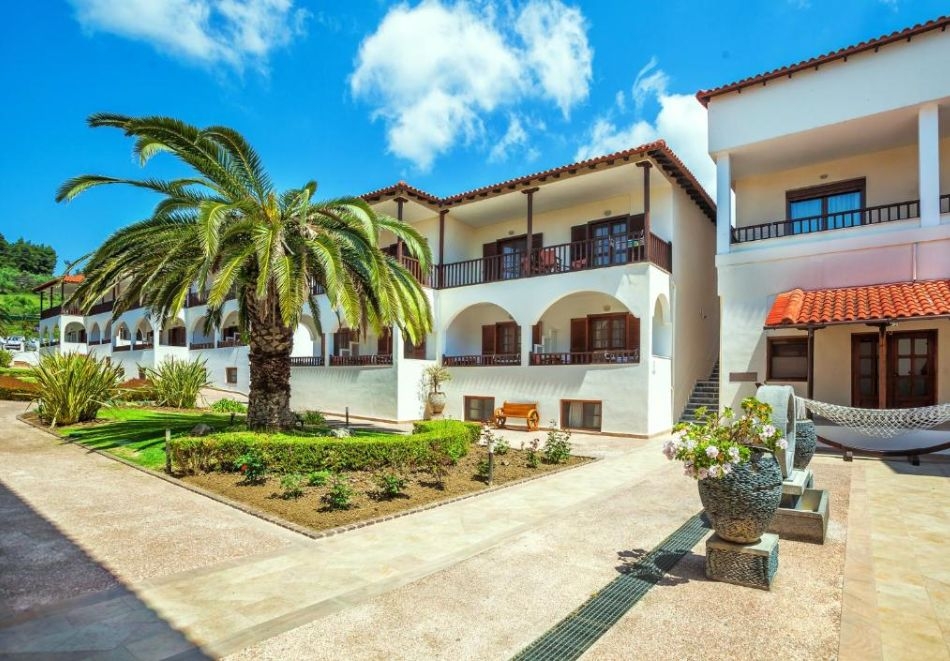 На първа линия в Посиди, Гърция: Нощувка на човек със закуска и вечеря + басейн в Xenios Possidi Paradise Hotel****, снимка 16