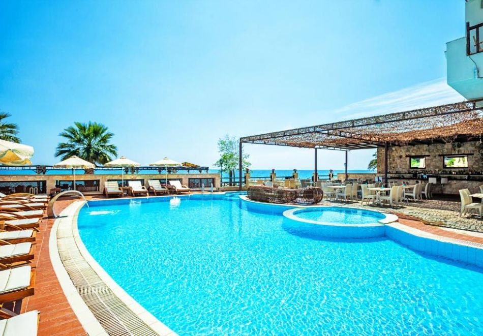 На първа линия в Посиди, Гърция: Нощувка на човек със закуска и вечеря + басейн в Xenios Possidi Paradise Hotel****, снимка 6